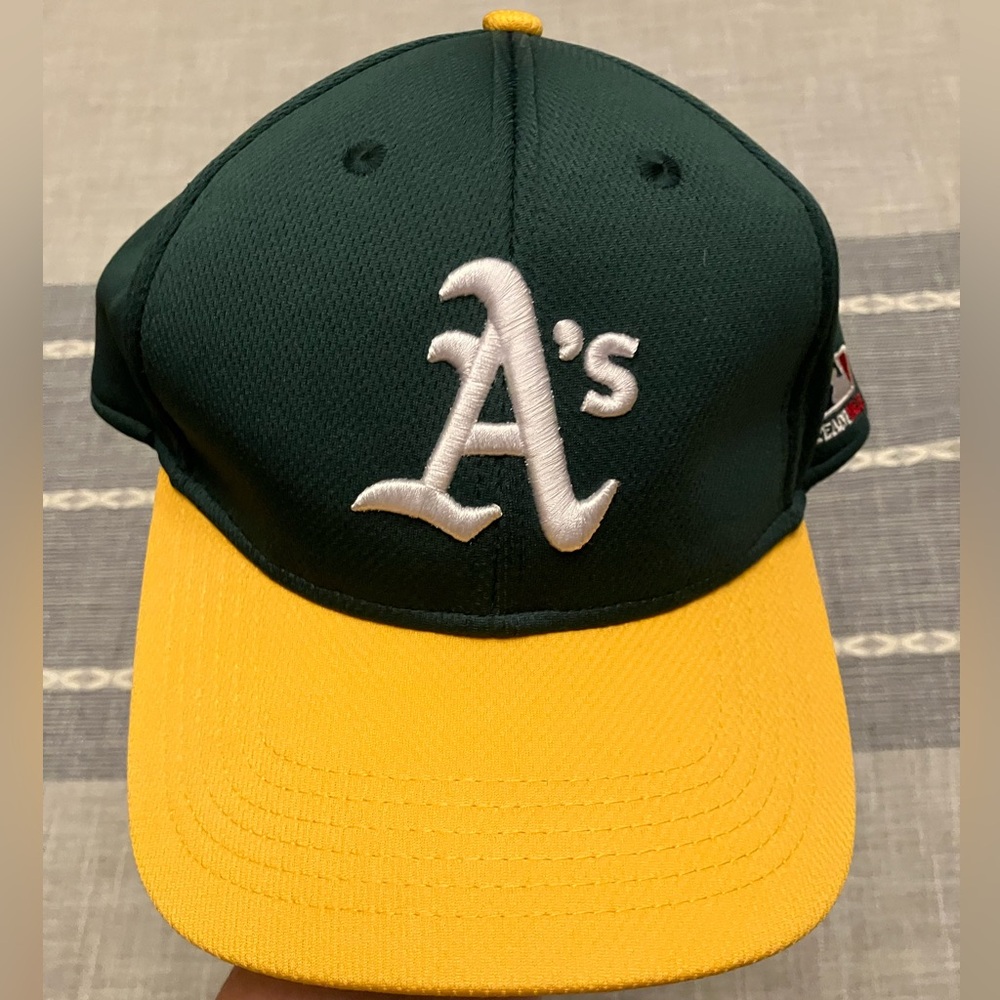 (Oakland) A's baseball cap, green, yellow, and white, unisex one size - NWOT
